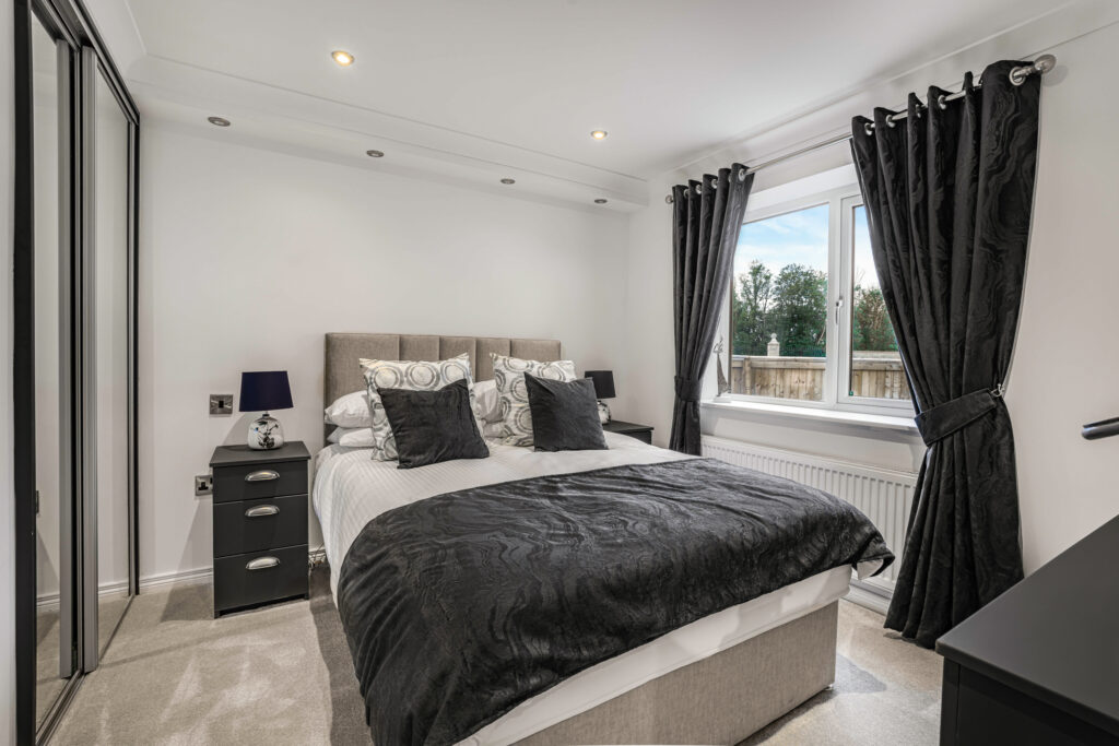 51 Cotswold Manor Park-23