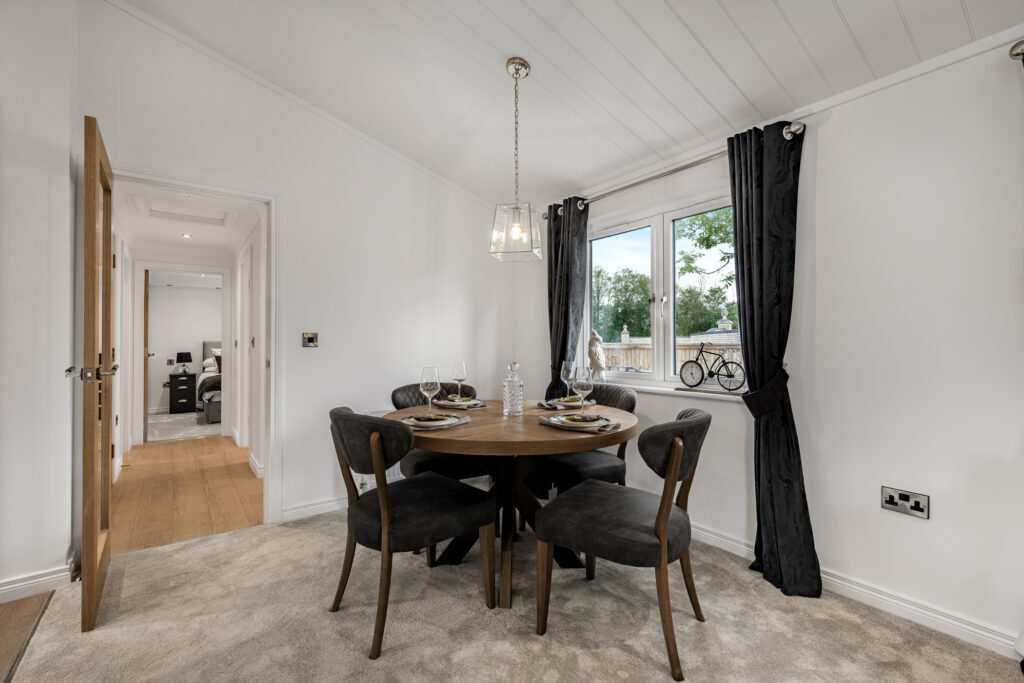 51 Cotswold Manor Park-3