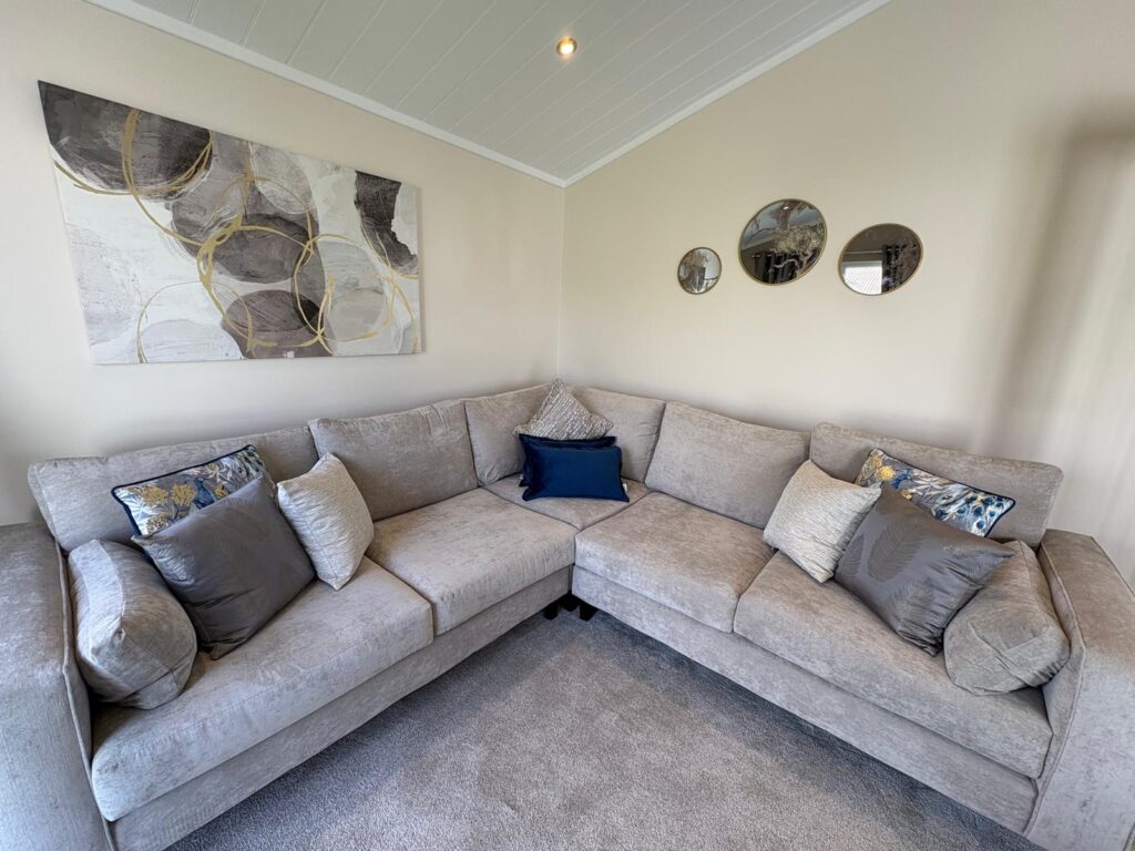 Lounge 2
