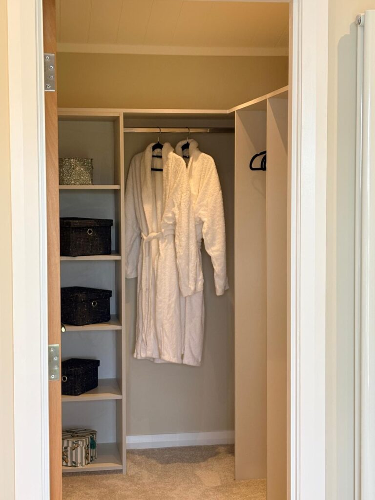 Walk in robe 2
