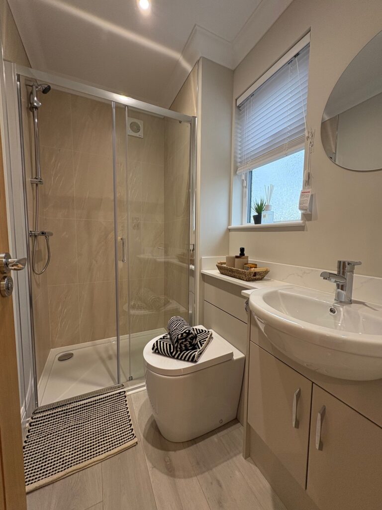 H Ensuite 1
