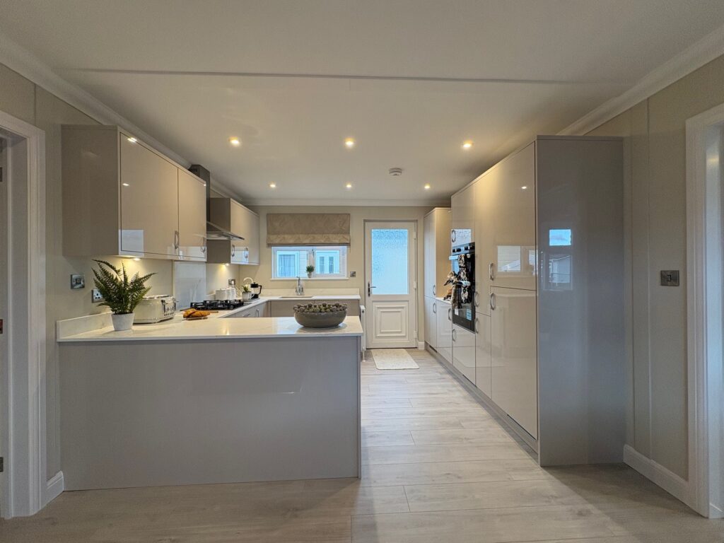 H Kitchen 1
